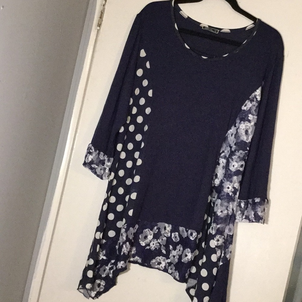 💥SOLD💥Mix print top! - Picture 2 of 8